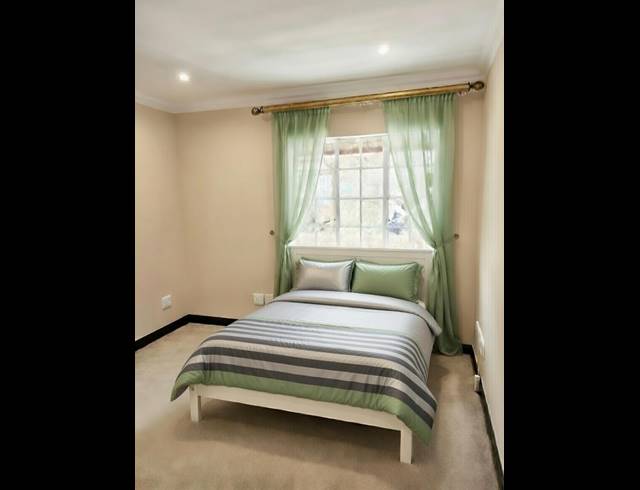 2 bed property to rent in BRYANSTON